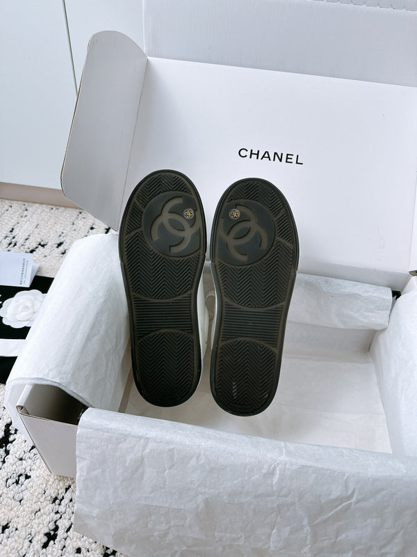 CC Sneaker In Black Cowhide 144509