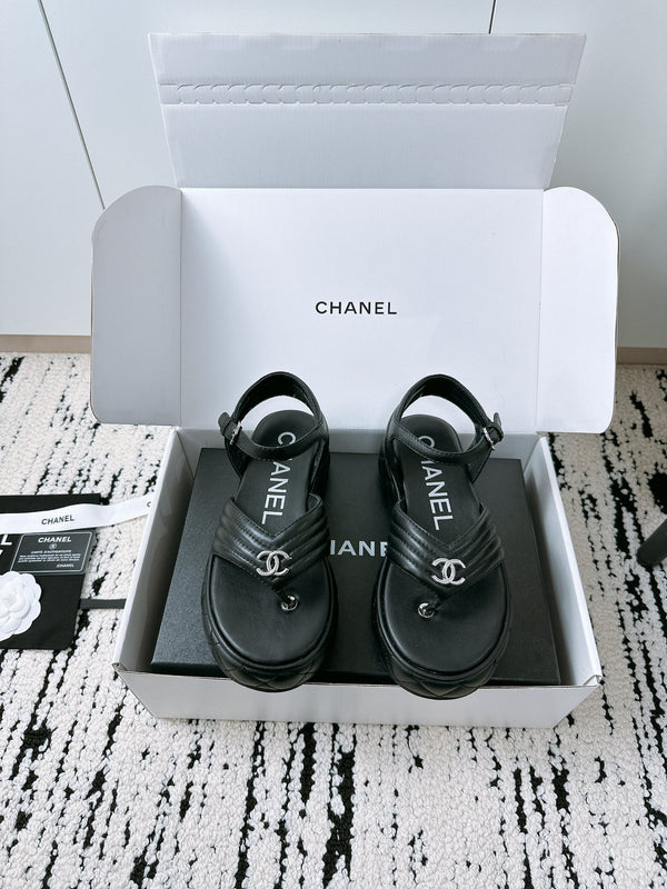 CC Sandals In Black Lambskin 144528