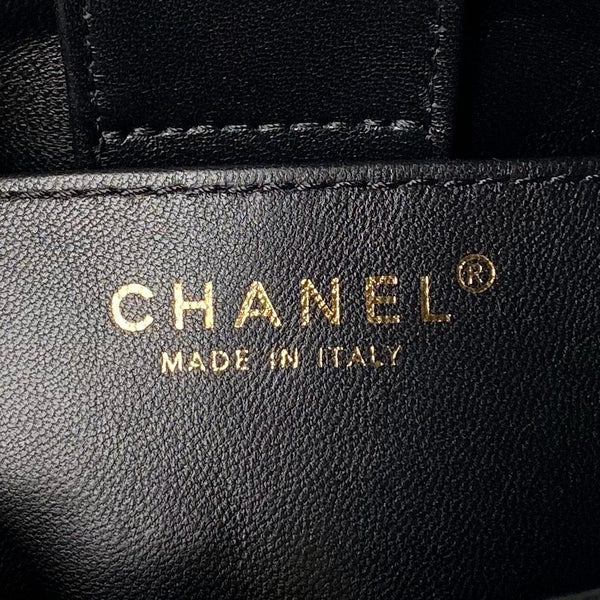 24p clutch with chain 19cm black lambskin