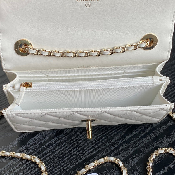 CC 24B Trendy Bag 18.5cm White Lambskin Gold Hardware