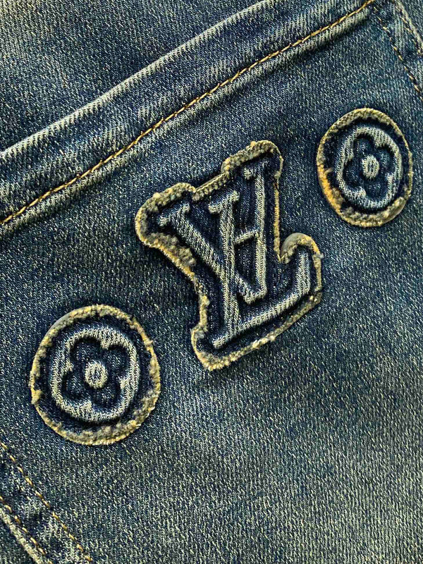 JEANS A GAMBA DRITTA LV 239598