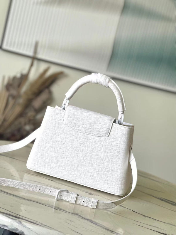 CAPUCINES EAST-WEST BB 27 IN TAURILLON BIANCO