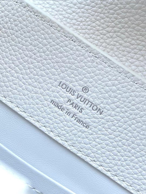 CAPUCINES EAST-WEST BB 27 IN TAURILLON BIANCO