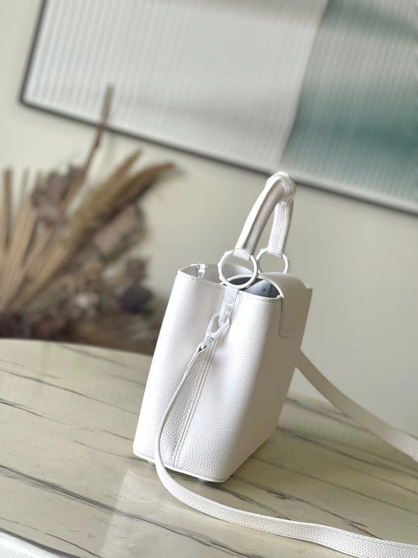 CAPUCINES EAST-WEST BB 27 IN TAURILLON BIANCO