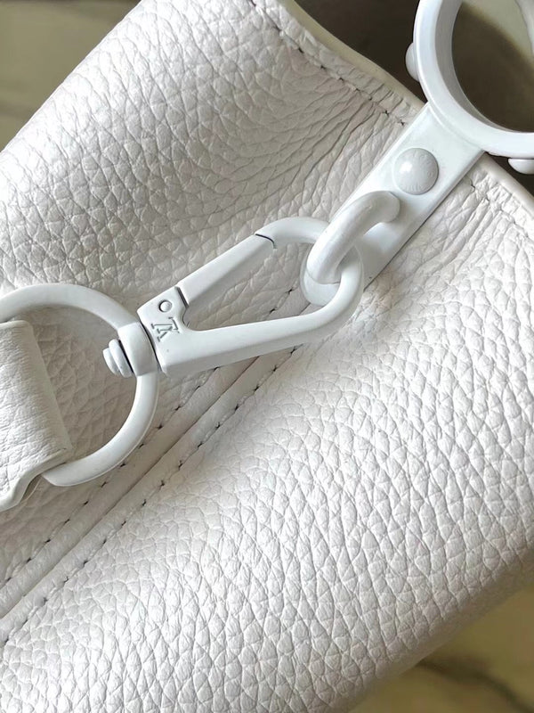 CAPUCINES EAST-WEST MINI 21 IN TAURILLON BIANCO