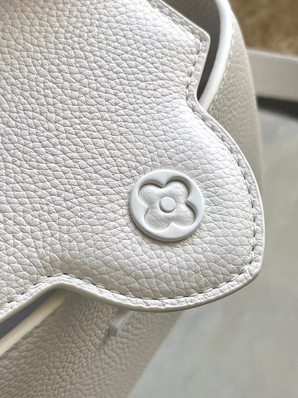 CAPUCINES EAST-WEST MINI 21 IN TAURILLON BIANCO