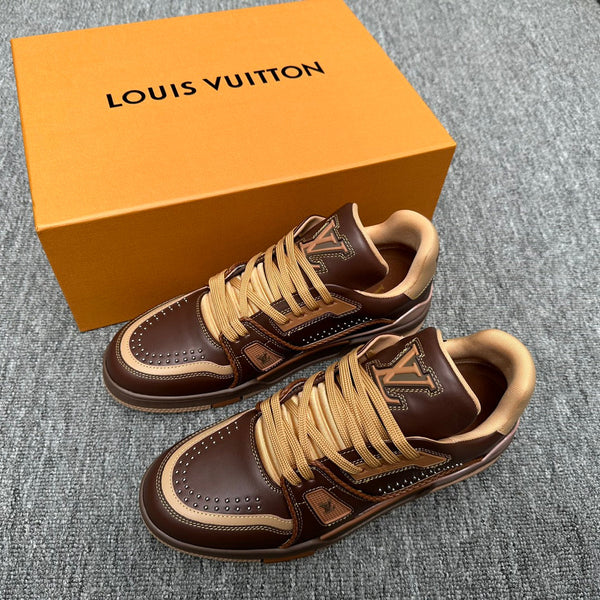 LV TRAINER IN PELLE DI VITELLO CON MONOGRAMMA MARRONE CIOCCOLATO