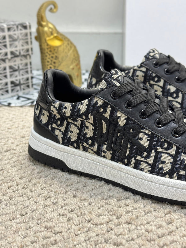 CD CASUAL SNEAKER BLACK AND BEIGE CALFSKIN