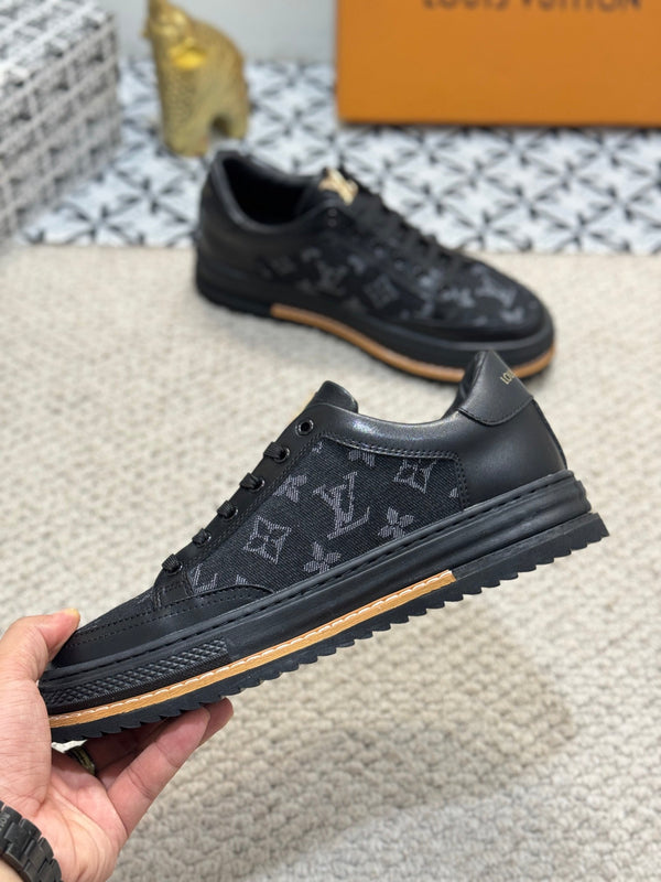 LV TRAINERS IN BLACK CALFSKIN AND JACQUARD
