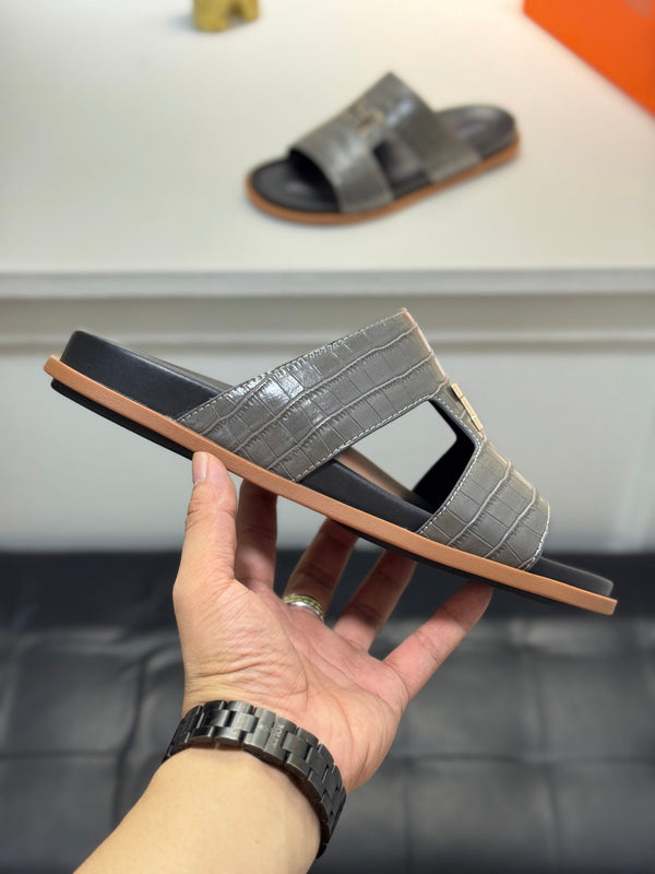 HM Oran H Slippers in Gray Cowhide 735234