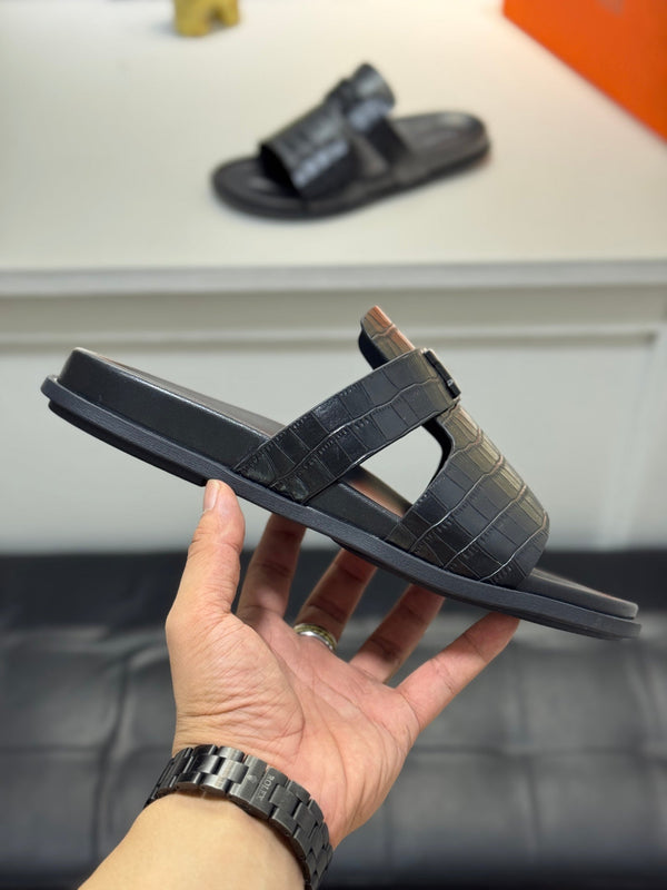 HM Oran H Noir Buckle Slippers in Black Cowhide 735238