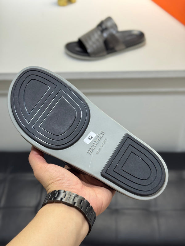 Pantofole con fibbia HM Oran H Noir in pelle di vacchetta grigia 735242