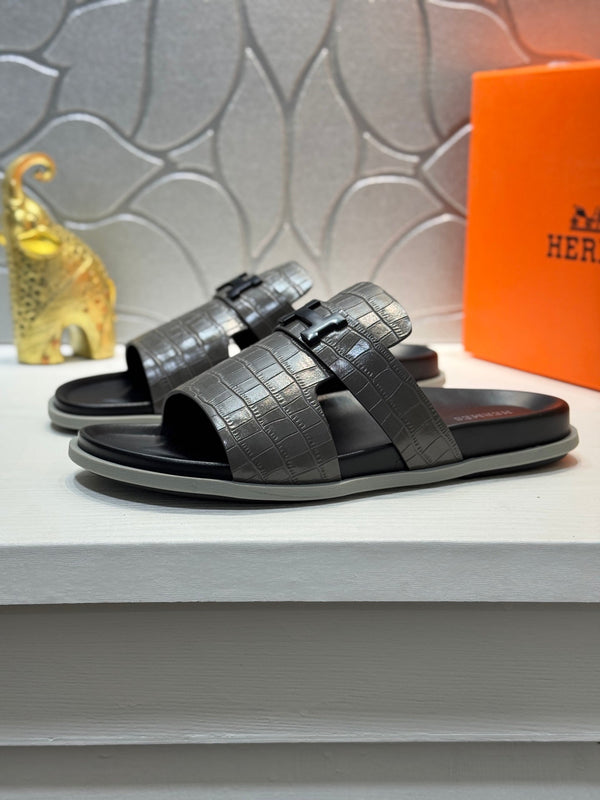 Pantofole con fibbia HM Oran H Noir in pelle di vacchetta grigia 735242