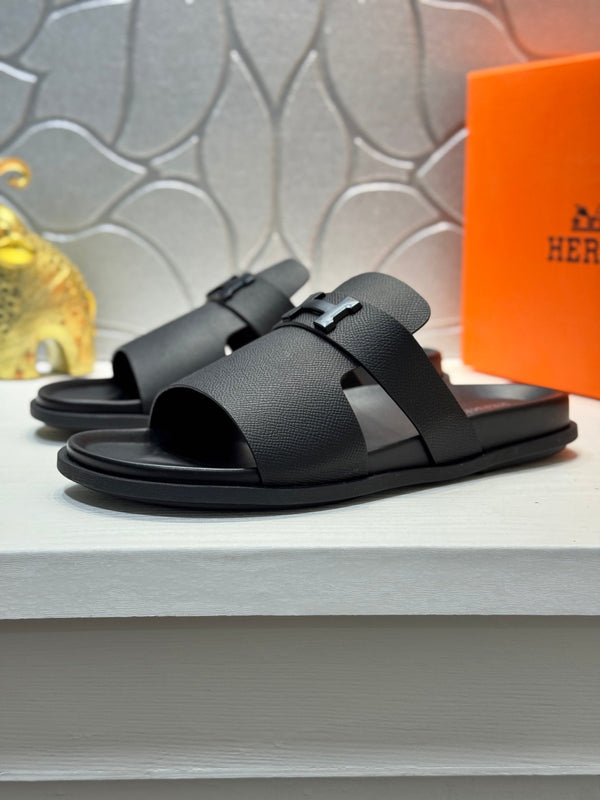 Pantofole con fibbia HM Oran H Noir in pelle di vacchetta nera 735255