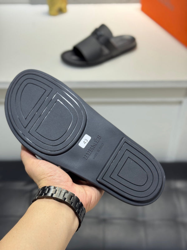 Pantofole con fibbia HM Oran H Noir in pelle di vacchetta nera 735255