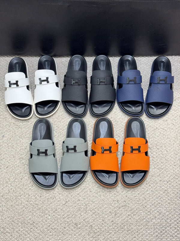 Pantofole con fibbia HM Oran H Noir in pelle di vacchetta nera 735255