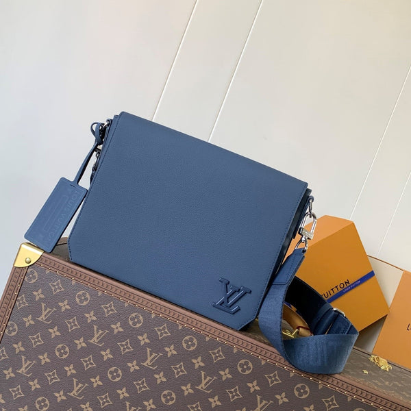 LV Takeoff Messenger 28cm Navy Blue Cowhide