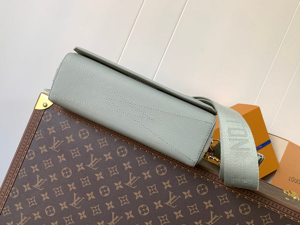 LV Takeoff Messenger 28cm Asphalt Gray Cowhide