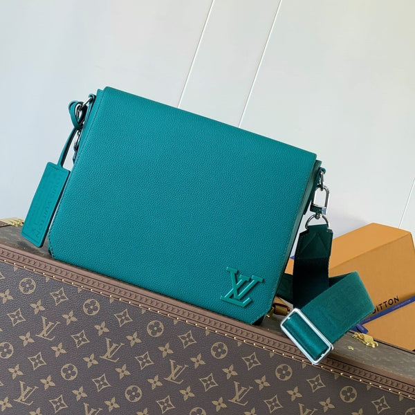 LV Takeoff Messenger 28cm EverGreen Cowhide