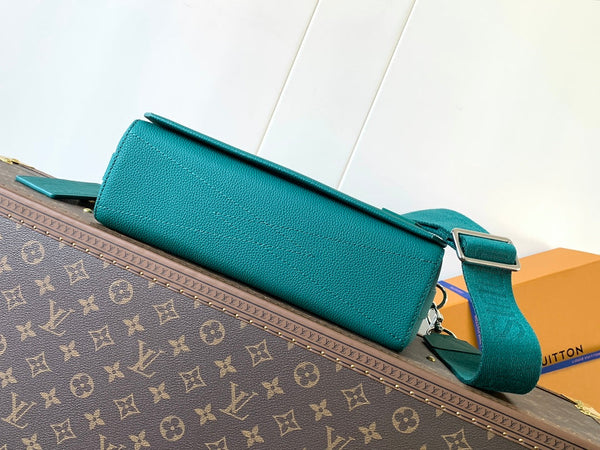 LV Takeoff Messenger 28cm EverGreen Cowhide