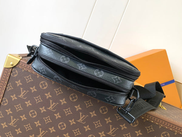 LV Alpha Messenger 24cm Black Monogram Eclipse Canvas