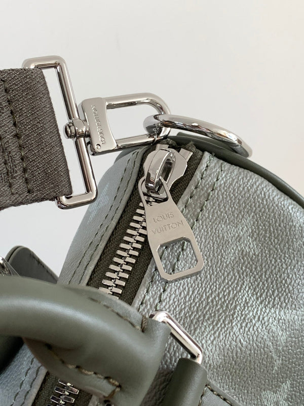 LV Keepall Bandoulière 25 Khaki Green Monogram Gradient Canvas