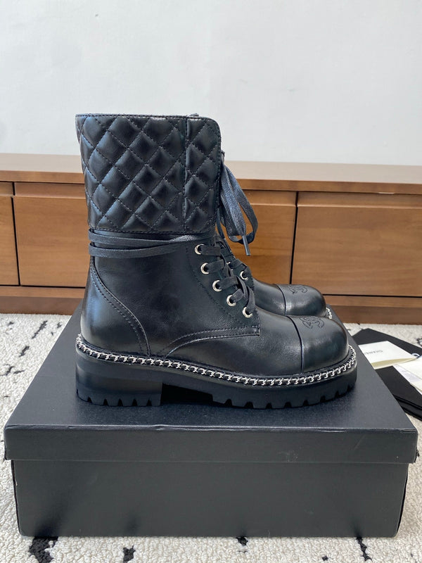 CC Ankle Boots Flat Quited Black Calfskin 529286