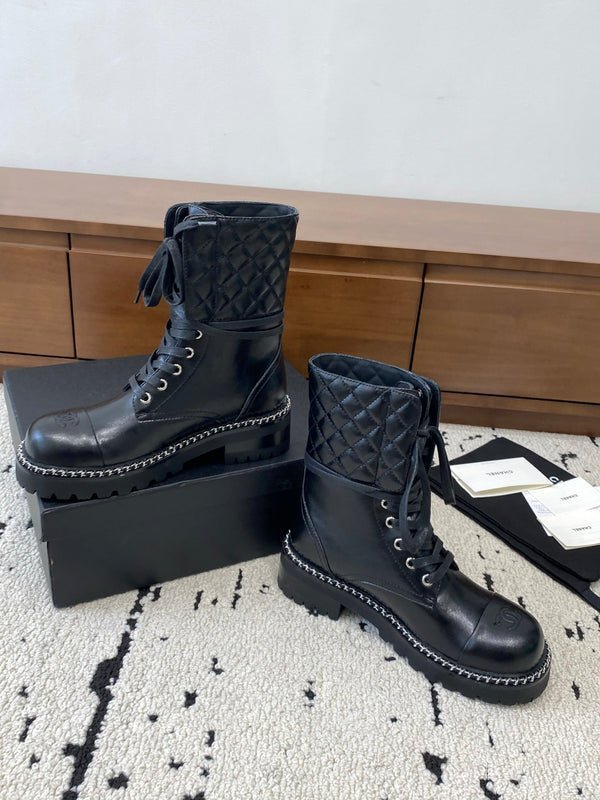 CC Ankle Boots Flat Quited Black Calfskin 529286