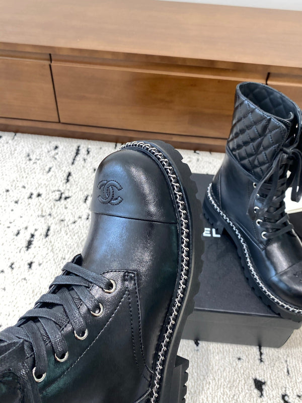 CC Ankle Boots Flat Quited Black Calfskin 529286