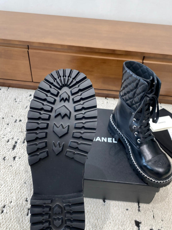 CC Ankle Boots Flat Quited Black Calfskin 529286