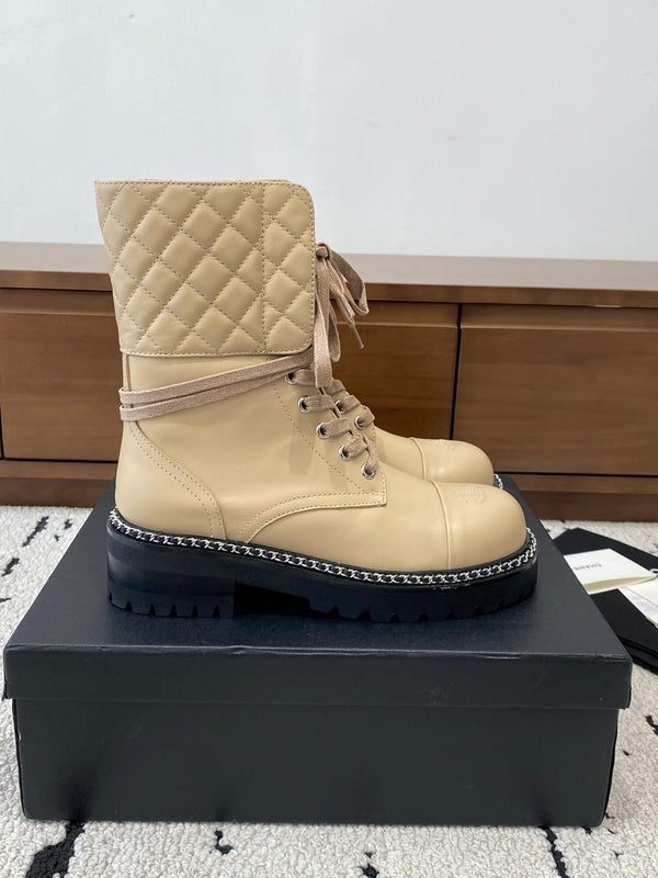 CC Ankle Boots Flat Quited Beige Calfskin 529288