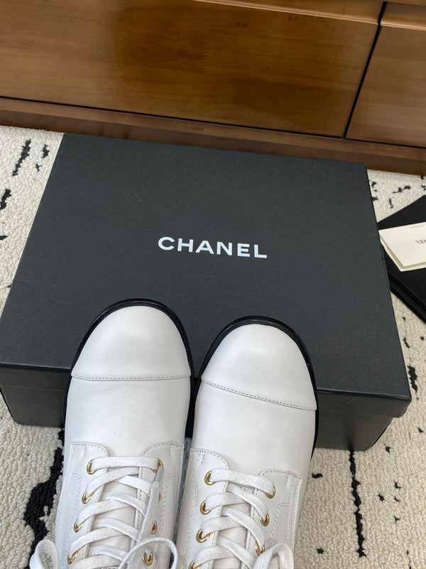 CC Ankle Boots 50mm With Chain Strap White Calfskin 529290