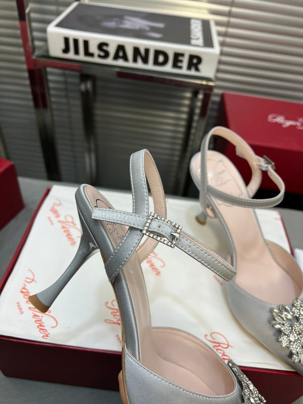 Flower Strass Buckle Slingback Pump 90 Grey Satin