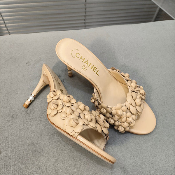 mule sandal 80 beige calfskin flower