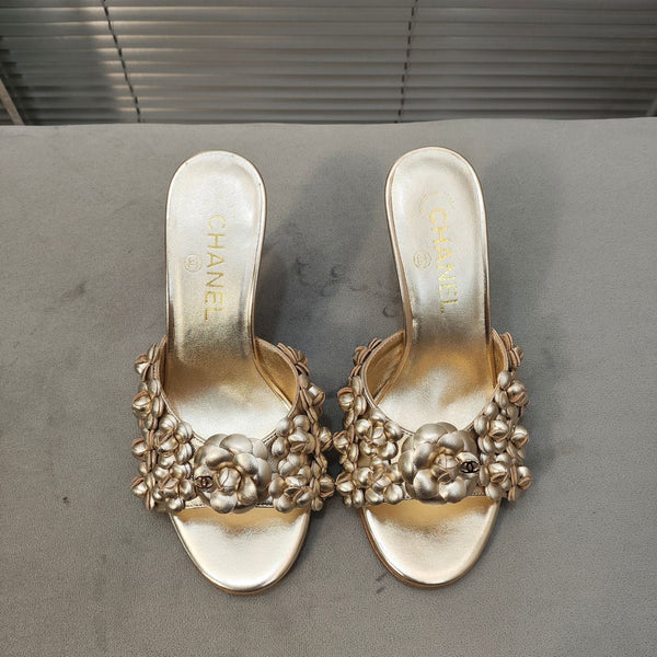 mule sandal 80 gold metalic calfskin flower