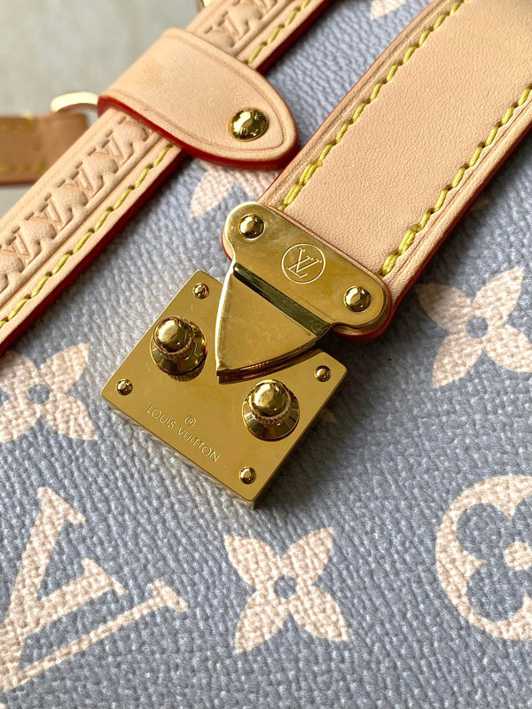 BAULE LATERALE 21 IN TELA TRIANON GRIGIO CREMA MONOGRAMMA FERRAMENTA ORO