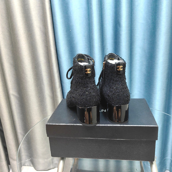 Stivaletti CC in tessuto tweed nero e pelle di agnello