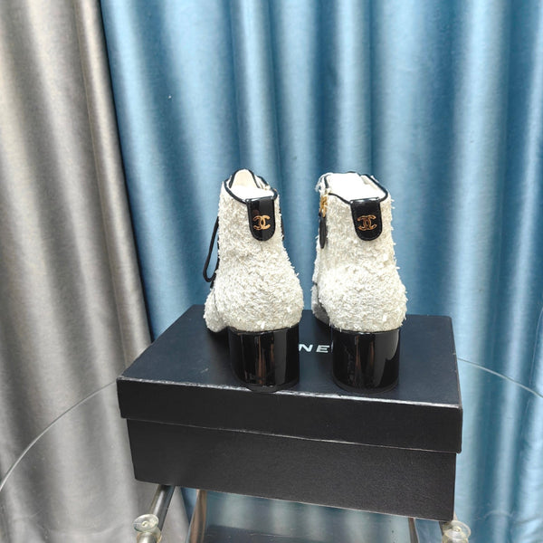 Stivaletti CC in tessuto tweed bianco e pelle di agnello