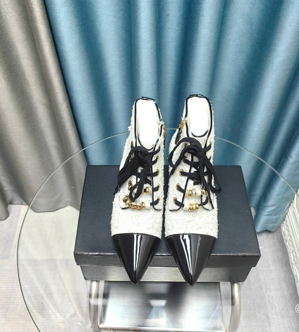 Stivaletti CC in tessuto tweed bianco e pelle di agnello