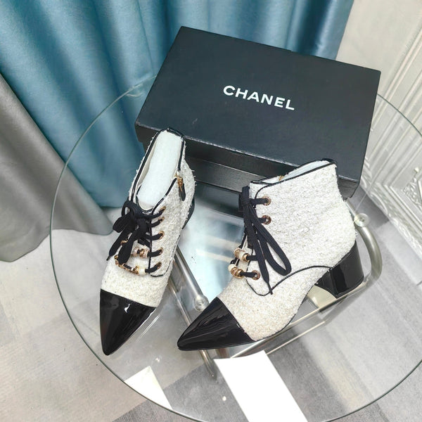 Stivaletti CC in tessuto tweed bianco e pelle di agnello