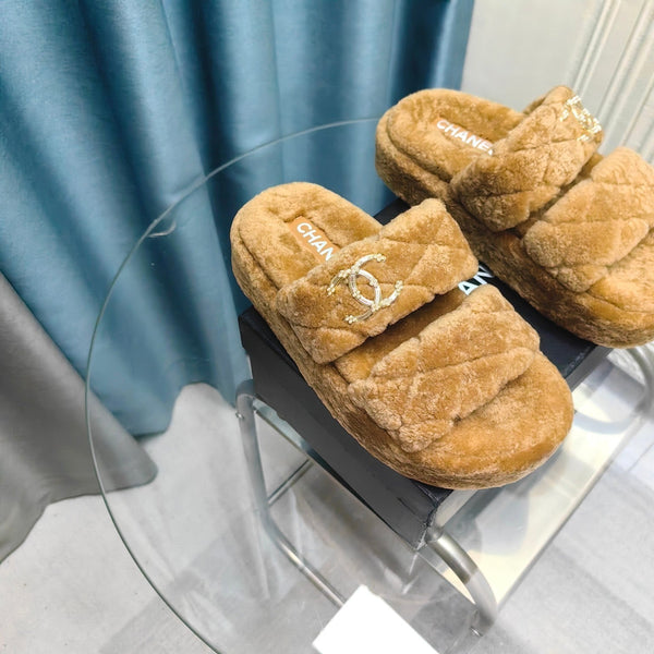 CC Slippers Light Brown Pattern Fleece Wool