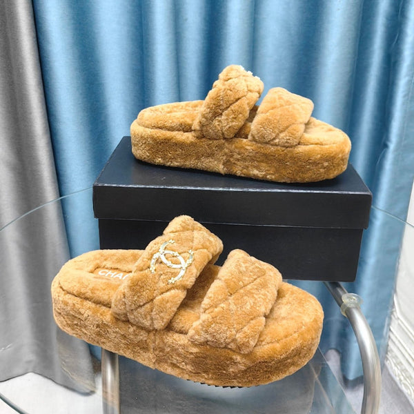 CC Slippers Light Brown Pattern Fleece Wool