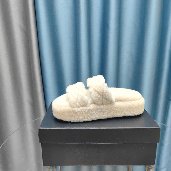 CC Slippers White Pattern Fleece Wool