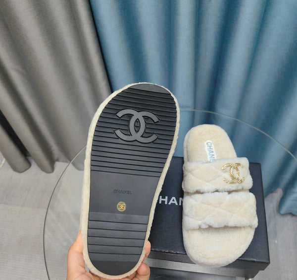 CC Slippers White Pattern Fleece Wool