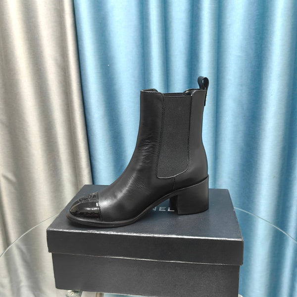 CC Chelsea Ankle Boots Black Calfskin