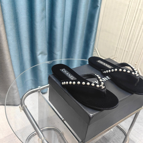 CC Thong Black Velvet Pearl