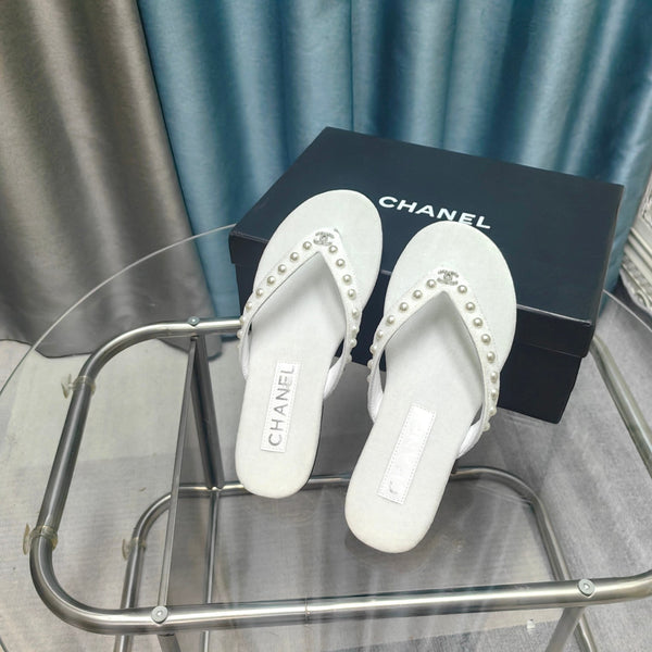 CC Thong White Velvet Pearl