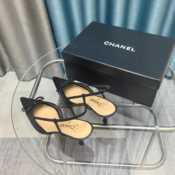 Slingback 50 in pelle di vitello nera con punta affilata