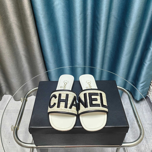 CC 25 Mule Rafia Grande Logo