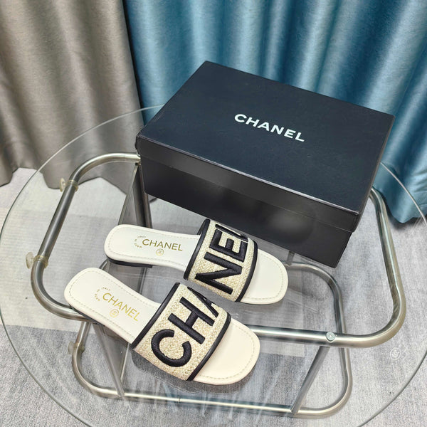 CC 25 Mule Rafia Grande Logo